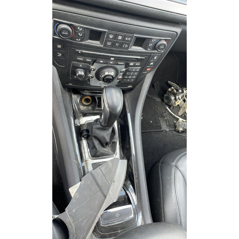 Attache ceinture arriere gauche CITROEN C5 2 Photo n°11