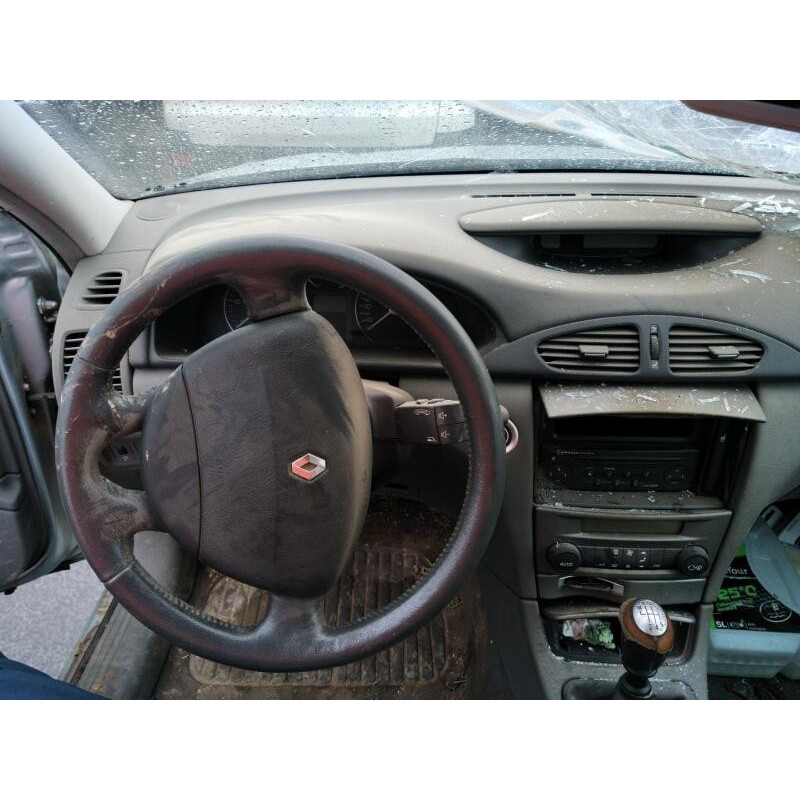 Compresseur clim RENAULT LAGUNA 2 Photo n°14