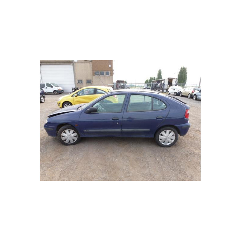 Pompe de direction RENAULT MEGANE 1 Photo n°9