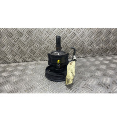 Pompe de direction RENAULT MEGANE 1 Photo n°1