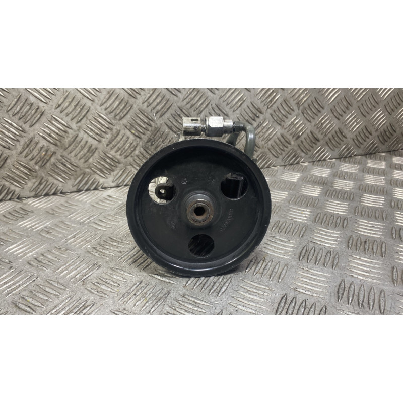 Pompe de direction RENAULT MEGANE 1 Photo n°3