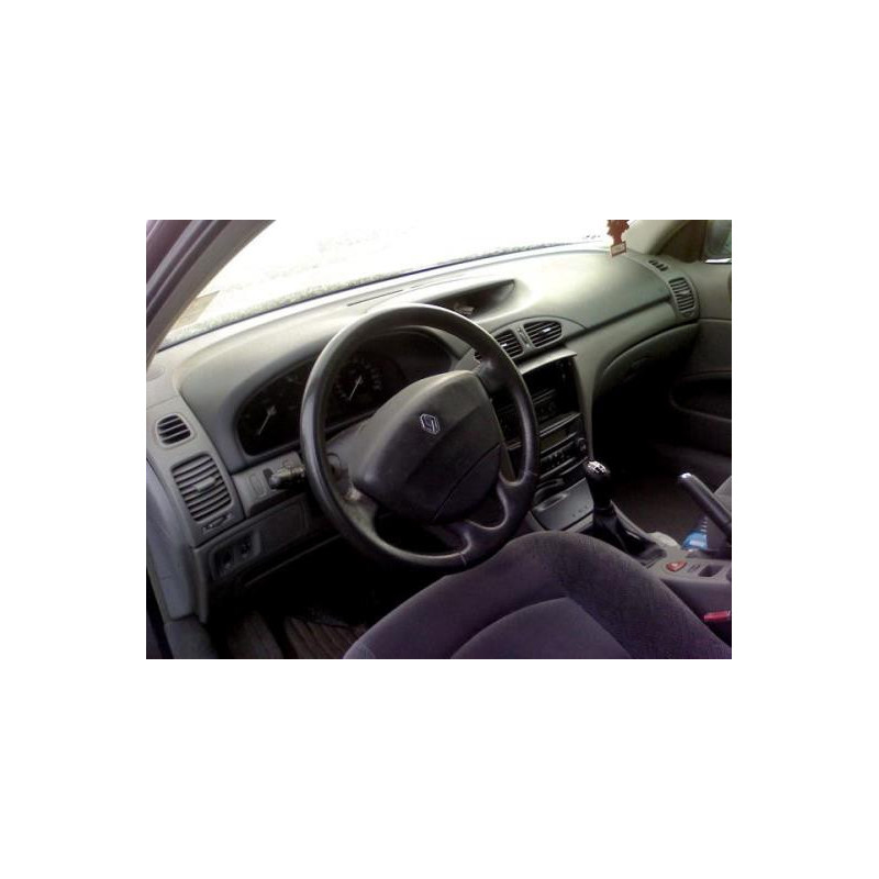 Pompe de direction RENAULT LAGUNA 2 Photo n°5