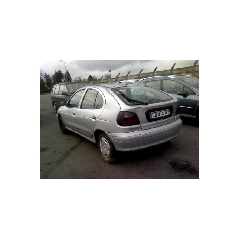 Alternateur RENAULT MEGANE 1 Photo n°7