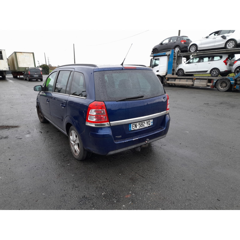 Alternateur OPEL ZAFIRA B Photo n°4