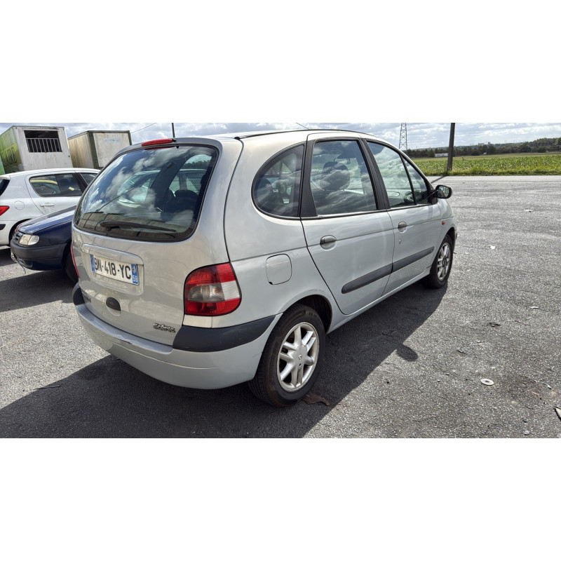 Compresseur clim RENAULT SCENIC 1 Photo n°10