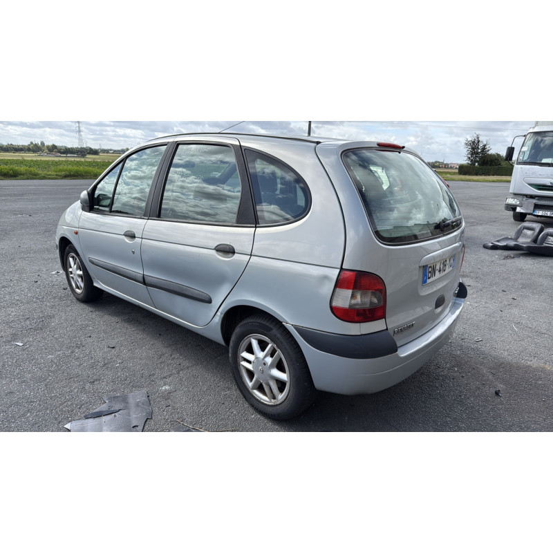 Compresseur clim RENAULT SCENIC 1 Photo n°11