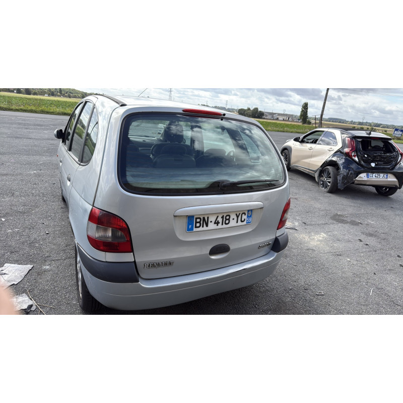Compresseur clim RENAULT SCENIC 1 Photo n°12