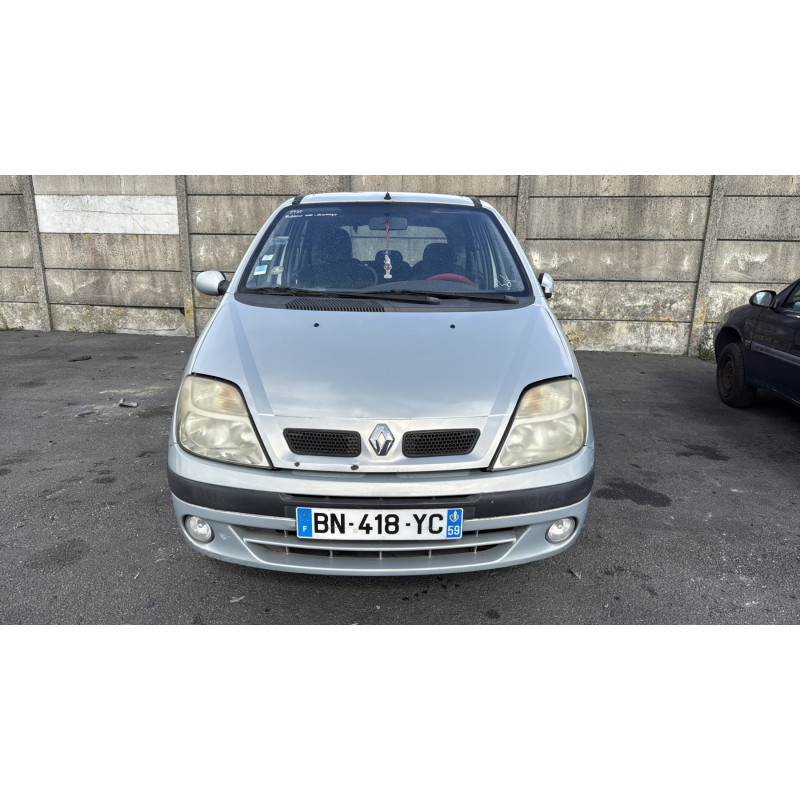 Compresseur clim RENAULT SCENIC 1 Photo n°15