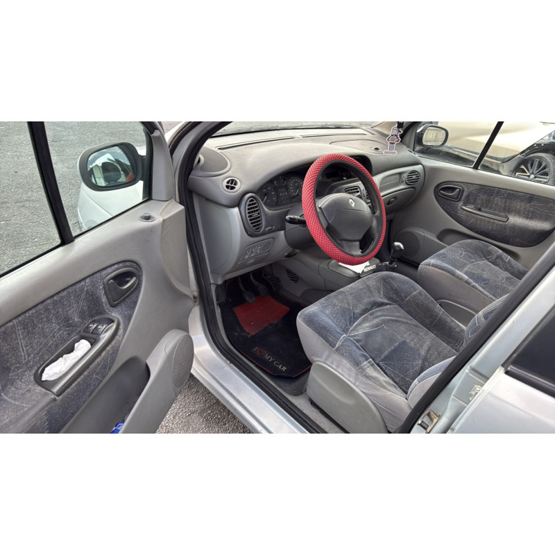 Compresseur clim RENAULT SCENIC 1 Photo n°18