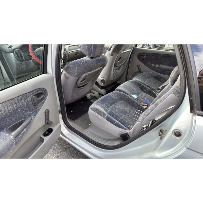 Compresseur clim RENAULT SCENIC 1 Photo n°19
