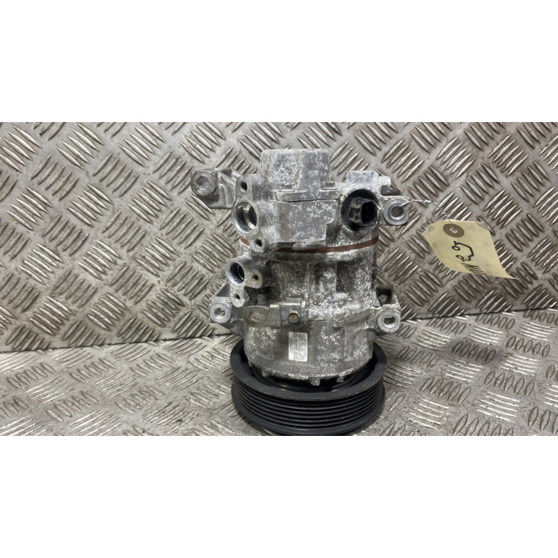 Compresseur clim TOYOTA AVENSIS 2 Photo n°4