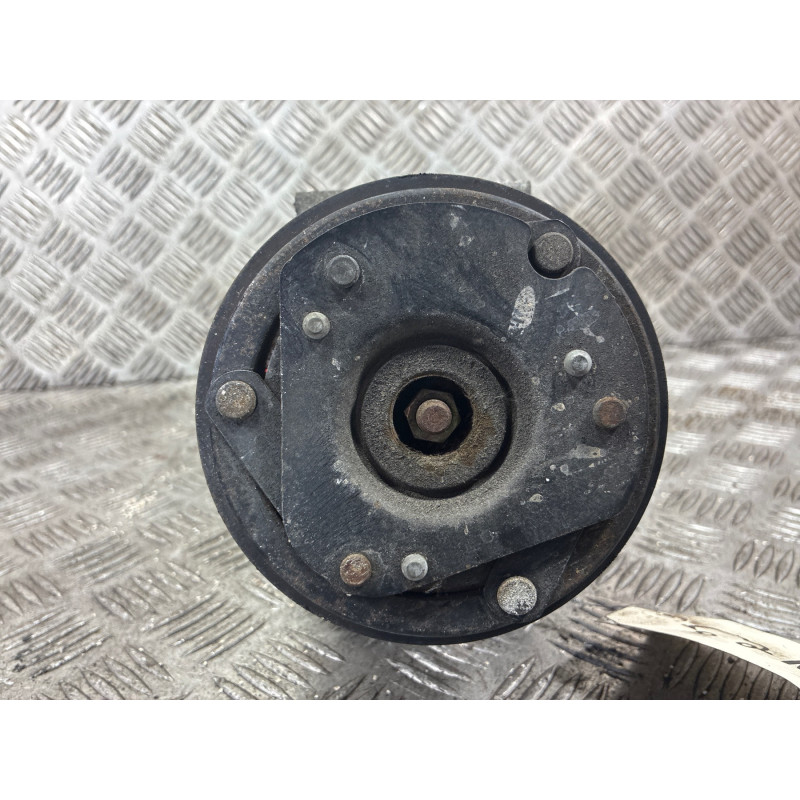 Compresseur clim RENAULT MEGANE 1 Photo n°4