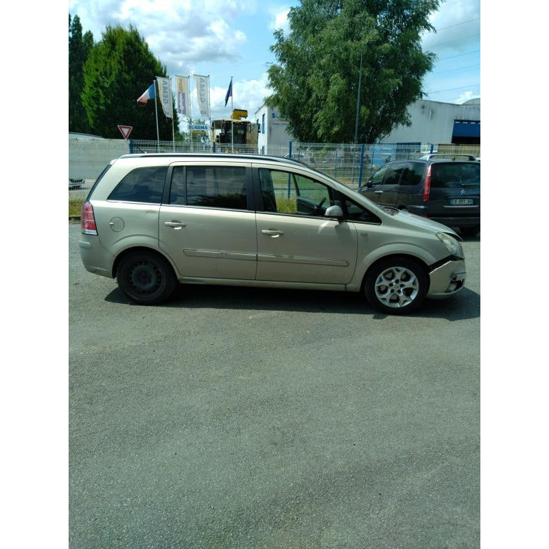 Alternateur OPEL ZAFIRA B Photo n°8