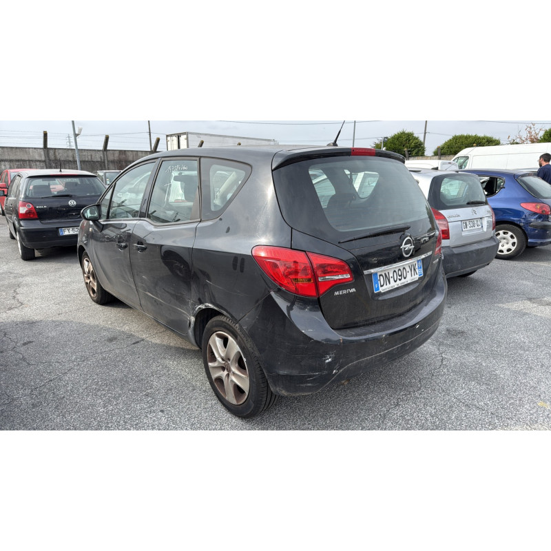 Alternateur OPEL MERIVA B Photo n°8