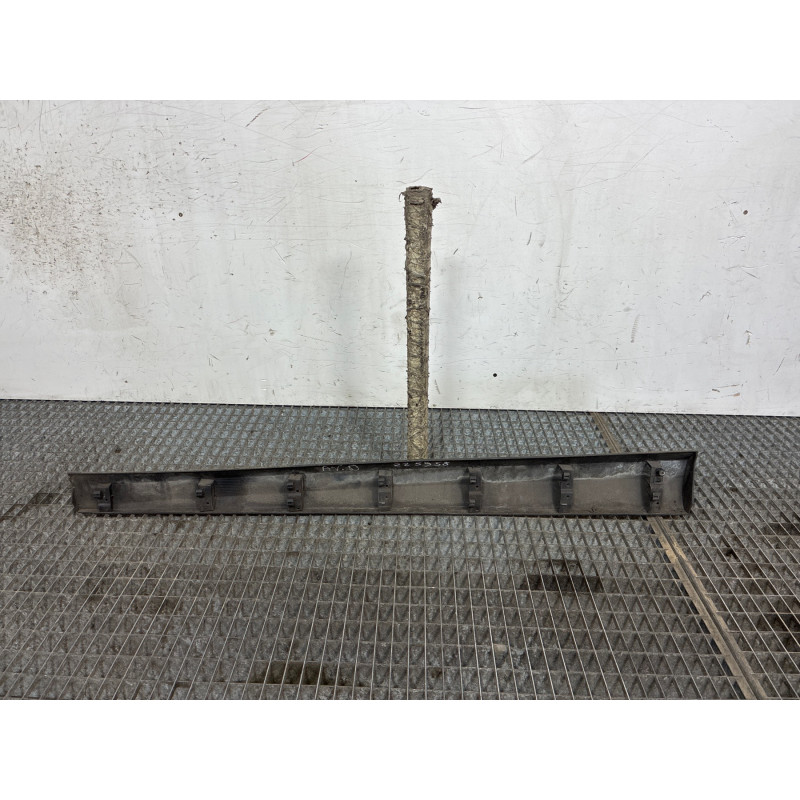 Baguette de porte avant droite RENAULT MEGANE 3 Photo n°4