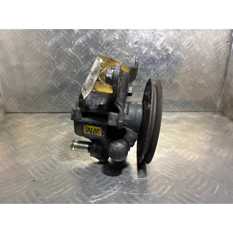 Pompe de direction OPEL CORSA B Photo n°1