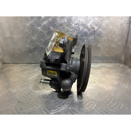 Pompe de direction OPEL CORSA B Photo n°1