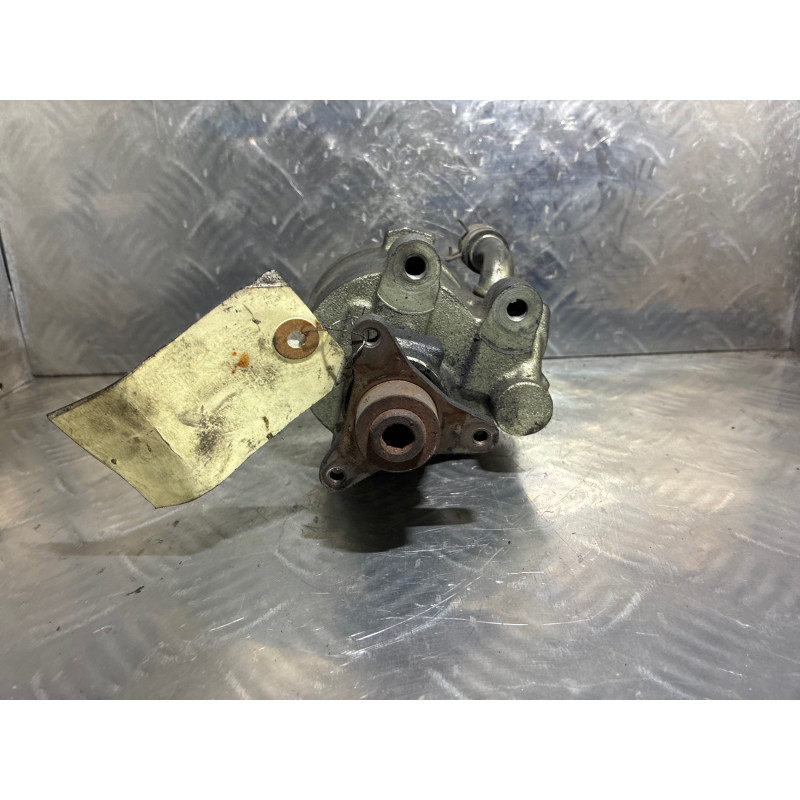Pompe de direction RENAULT MEGANE 1 Photo n°3
