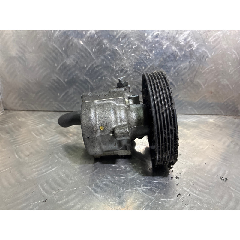 Pompe de direction RENAULT LAGUNA 2 Photo n°1
