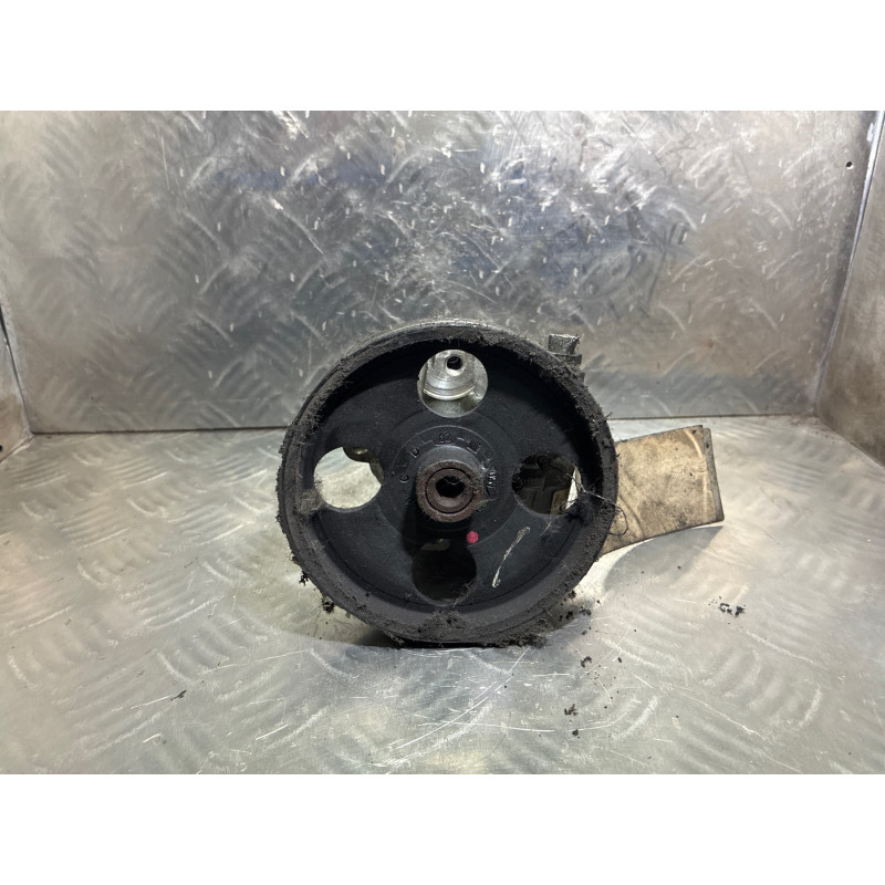Pompe de direction RENAULT LAGUNA 2 Photo n°4
