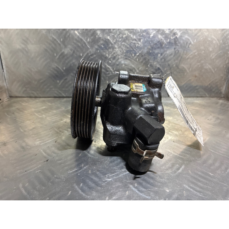 Pompe de direction FORD FIESTA 4 Photo n°1