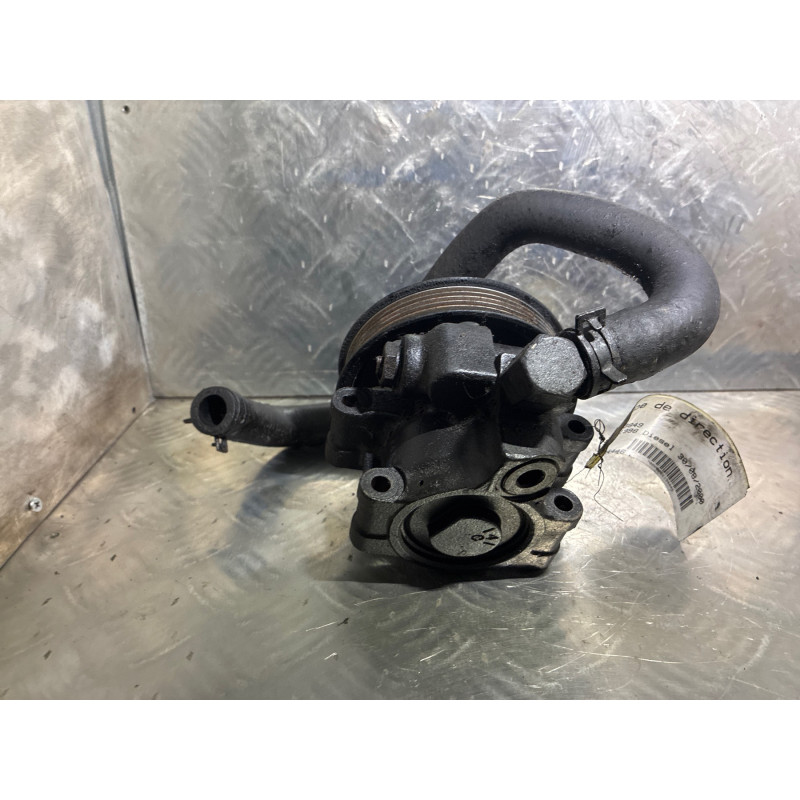 Pompe de direction FORD FOCUS 1 Photo n°1