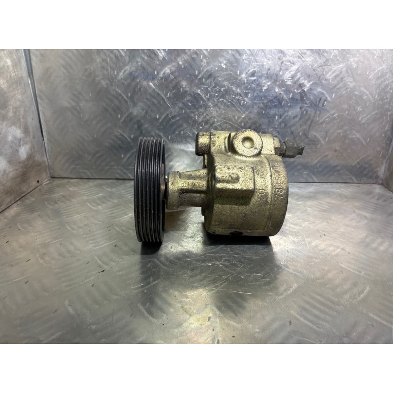 Pompe de direction RENAULT SCENIC 1 Photo n°2