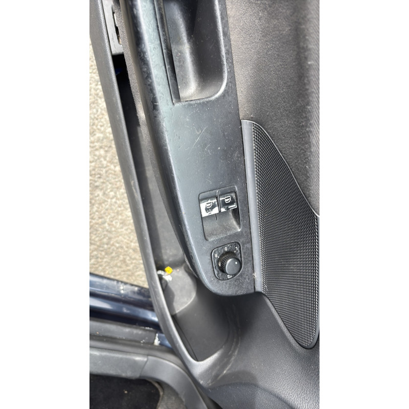 Pretensionneur de ceinture avant gauche VOLKSWAGEN GOLF 5 Photo n°14