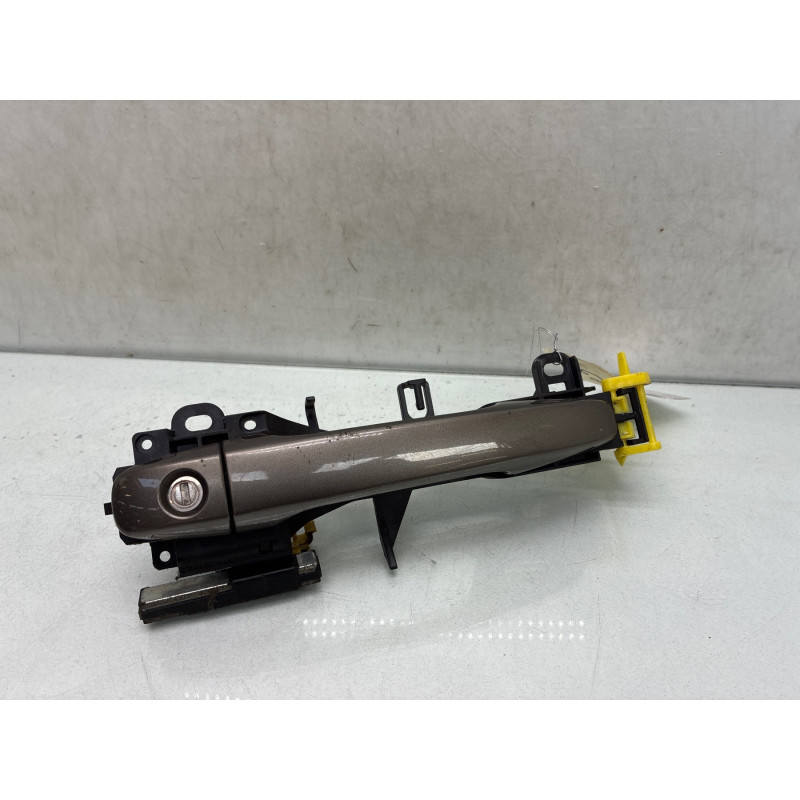 Poignee porte avant gauche TOYOTA IQ Photo n°3