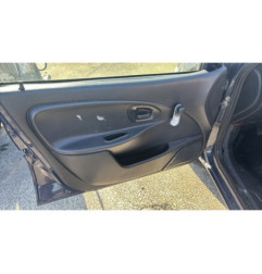 Serrure avant droit CITROEN SAXO