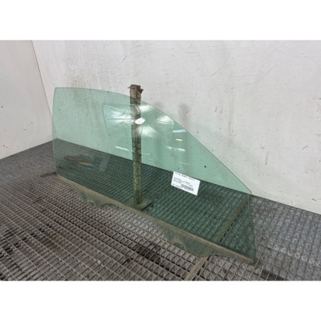 Vitre avant droit VOLKSWAGEN POLO 4