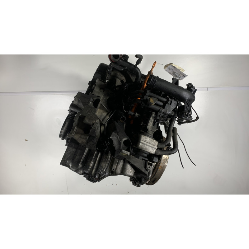 Moteur VOLKSWAGEN PASSAT 4 Photo n°1