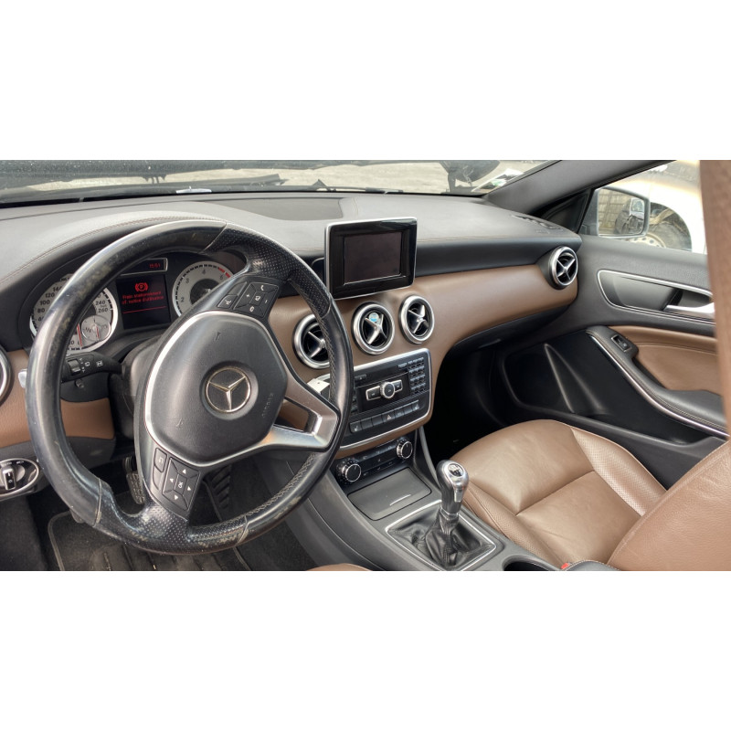 Moteur MERCEDES CLASSE A 176 Photo n°19