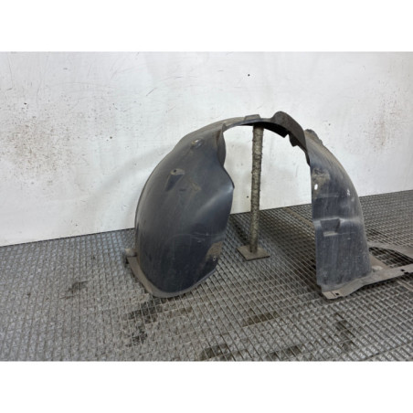 Pare boue avant gauche PEUGEOT 208 1