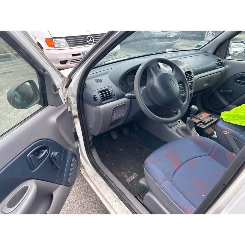 Capot RENAULT CLIO 2 Photo n°9