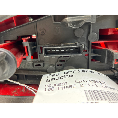 Feu arriere principal gauche (feux) PEUGEOT 106