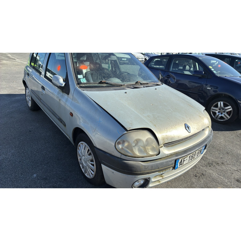 Anti brouillard droit (feux) RENAULT CLIO 2 Photo n°6