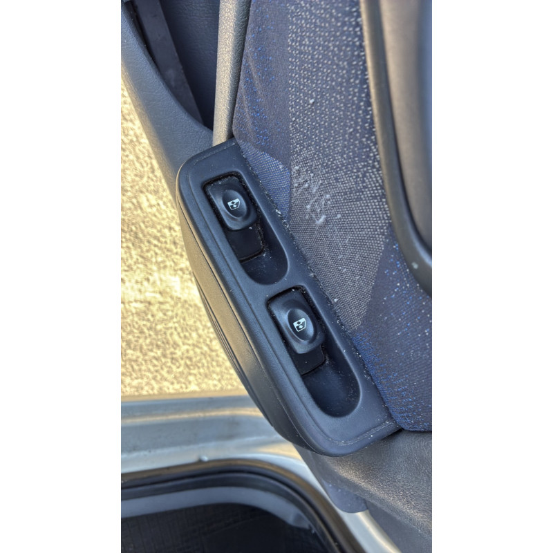 Anti brouillard droit (feux) RENAULT CLIO 2 Photo n°14