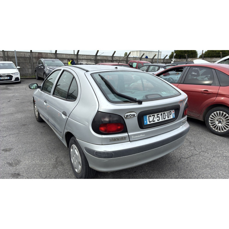 Capot RENAULT MEGANE 1 Photo n°5