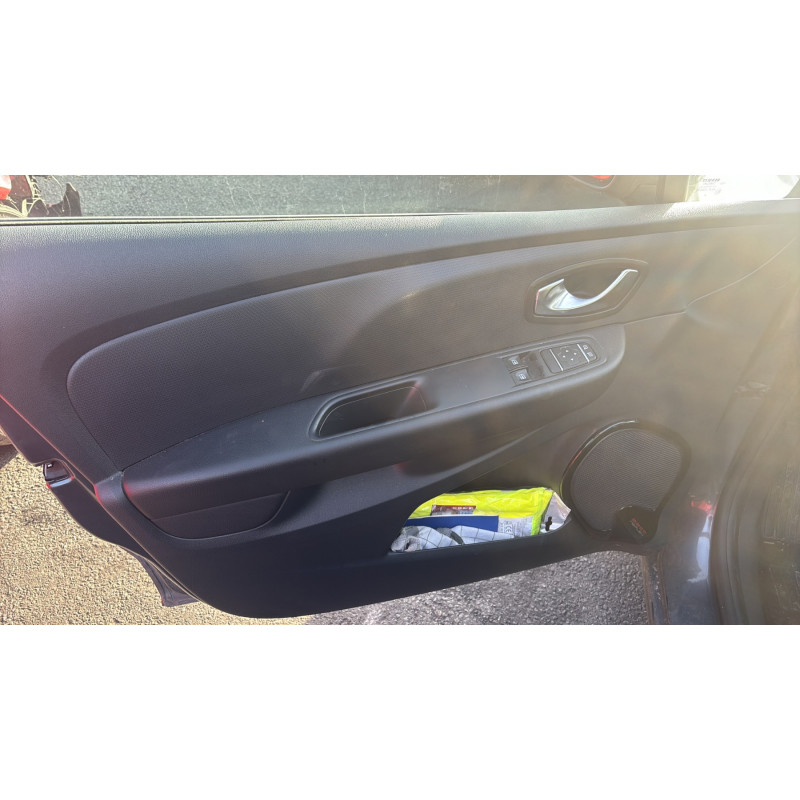 Malle/Hayon arriere RENAULT CLIO 4 Photo n°19