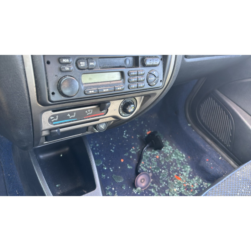 Malle/Hayon arriere CITROEN SAXO Photo n°8