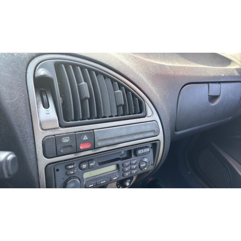 Malle/Hayon arriere CITROEN SAXO Photo n°17