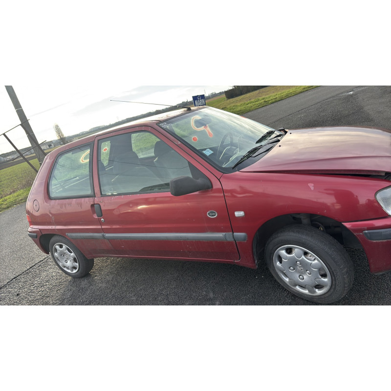 Attache ceinture arriere gauche PEUGEOT 106 Photo n°7