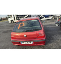Attache ceinture arriere gauche PEUGEOT 106