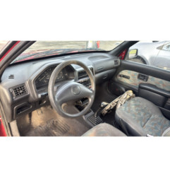 Attache ceinture arriere gauche PEUGEOT 106