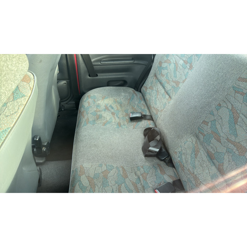 Attache ceinture arriere gauche PEUGEOT 106 Photo n°17