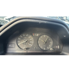 Attache ceinture arriere gauche PEUGEOT 106