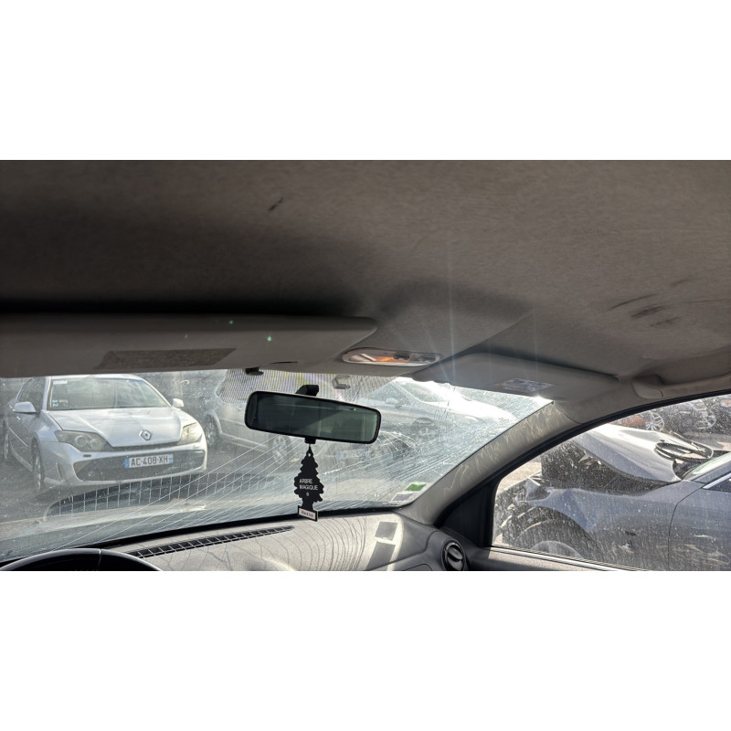 Feu arriere stop central DACIA DUSTER 1 Photo n°18
