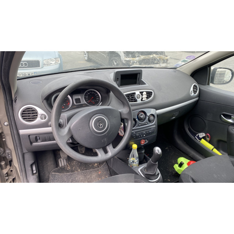 Porte avant droit RENAULT CLIO 3 Photo n°18