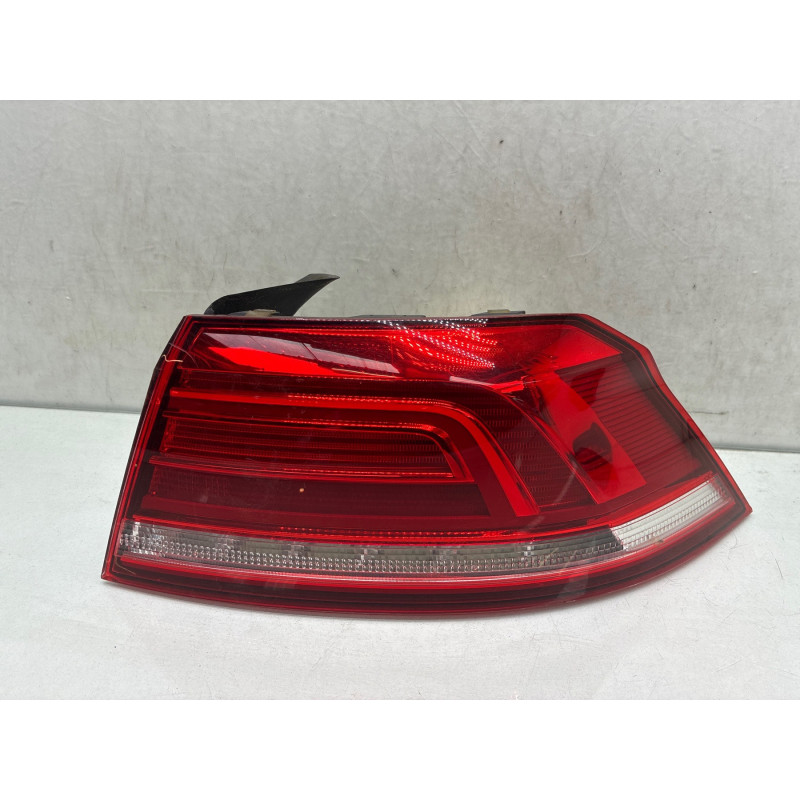 Feu arriere principal droit (feux) VOLKSWAGEN PASSAT 7 Photo n°3